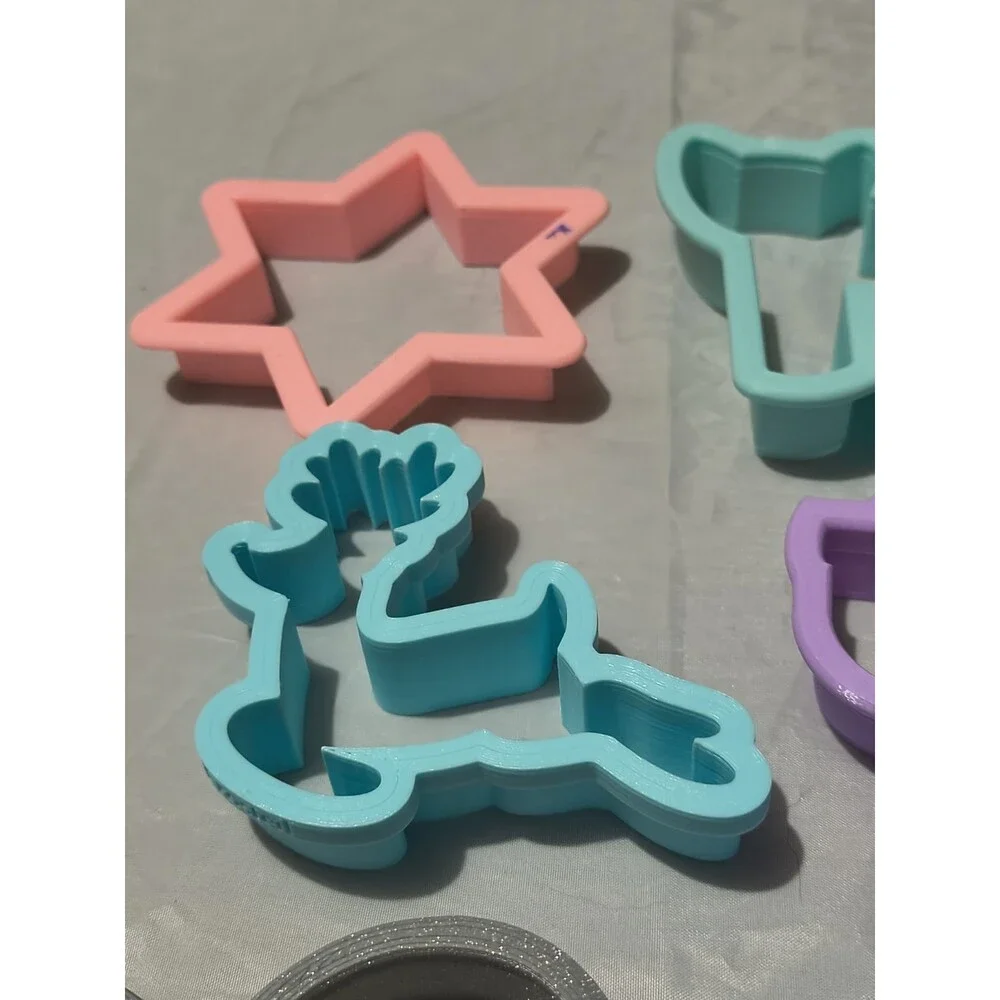 Huge Lot of 16 Assorted Plastic Cookie Cutters Baking & Kitchen Tools Set Shapes